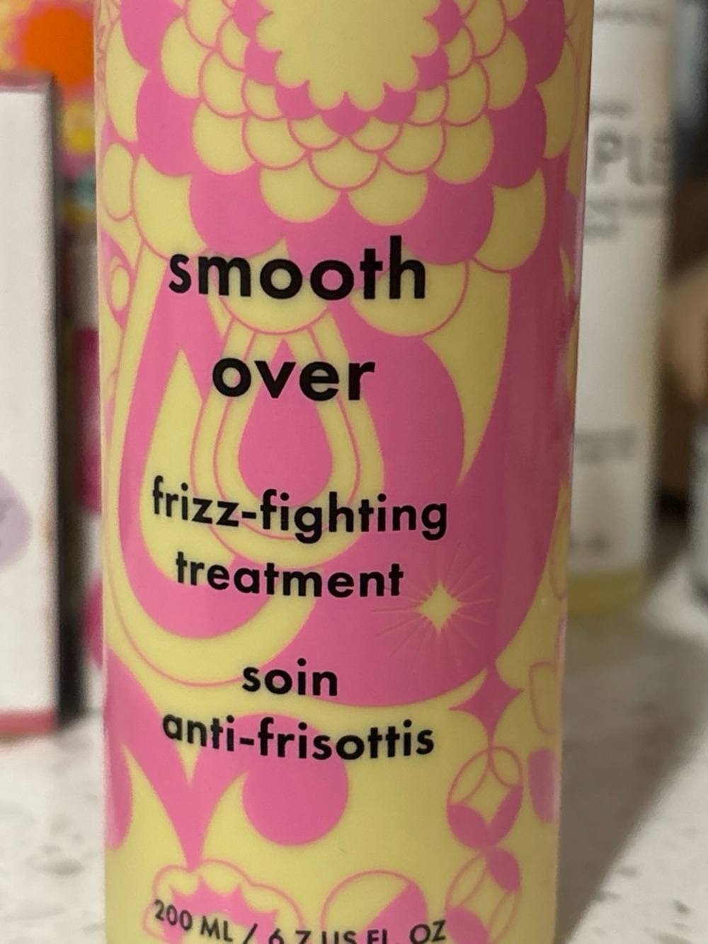 amika Smooth Over Frizz-Fighting Treatment - Yellow & Pink - Picture 2 of 2
